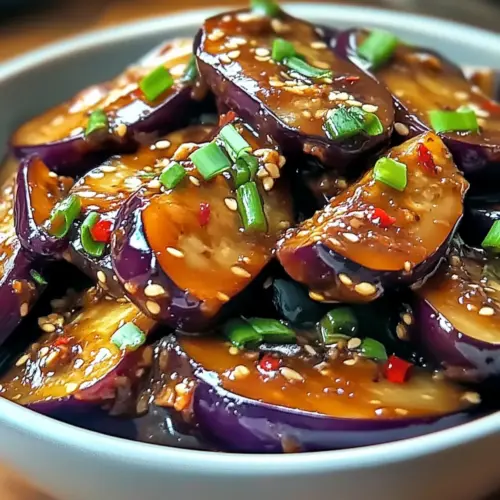 Geschmackvolle vegane klebrige Knoblauch-Aubergine