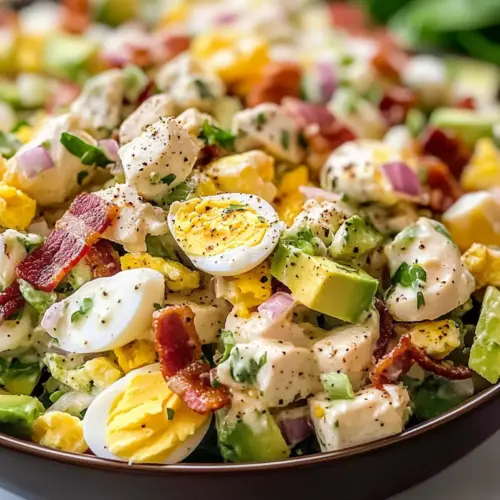 Proteinreicher Hühnchen- und Eiersalat